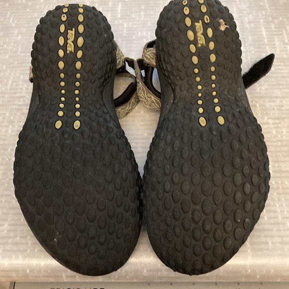 Teva Sandals Gray. Women’s size 10 - Picture 3 of 5